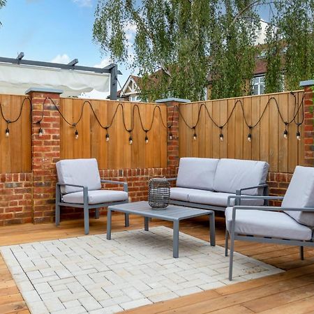 Guestready - Unique Home Near Wimbledon With Gorgeous Deck And Parking Londyn Zewnętrze zdjęcie